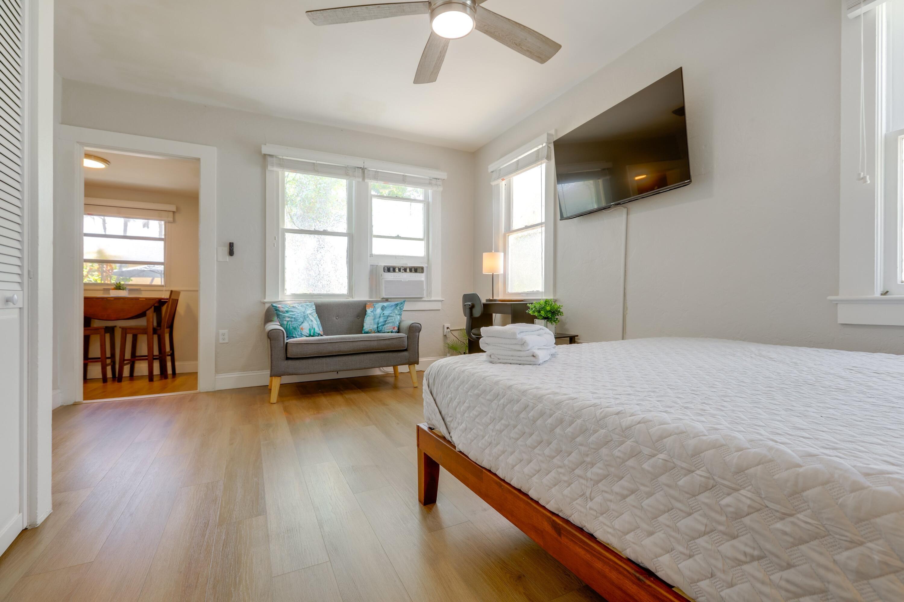 LAKE WORTH TOWN OF - Residential Lease