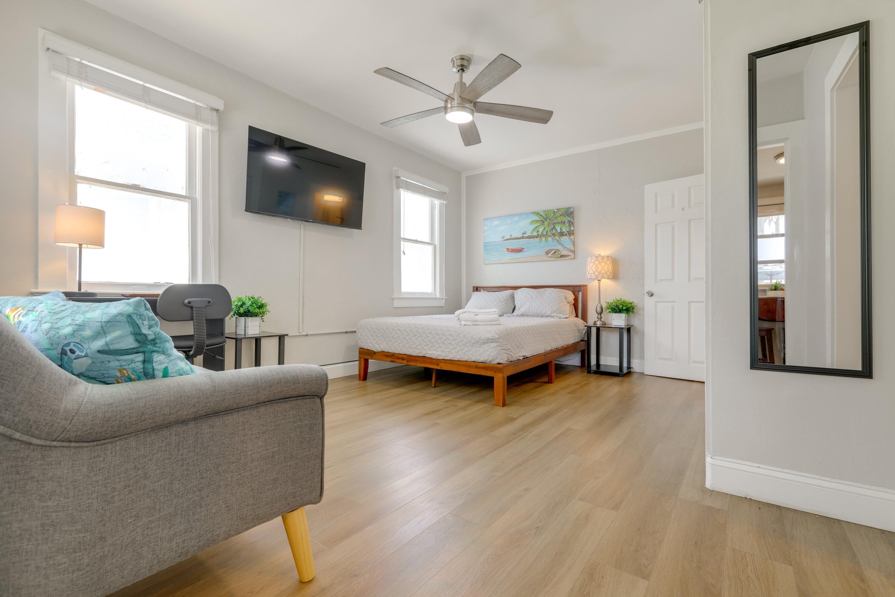 LAKE WORTH TOWN OF - Residential Lease