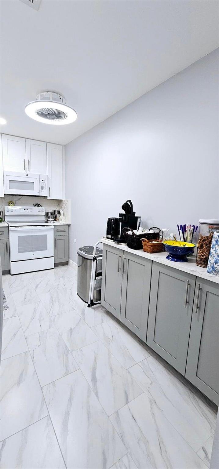 LIMETREE CONDO - Residential