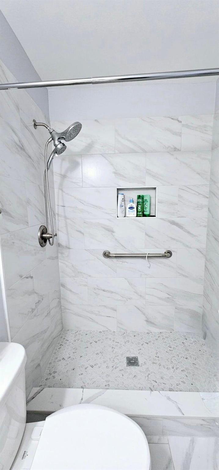 LIMETREE CONDO - Residential