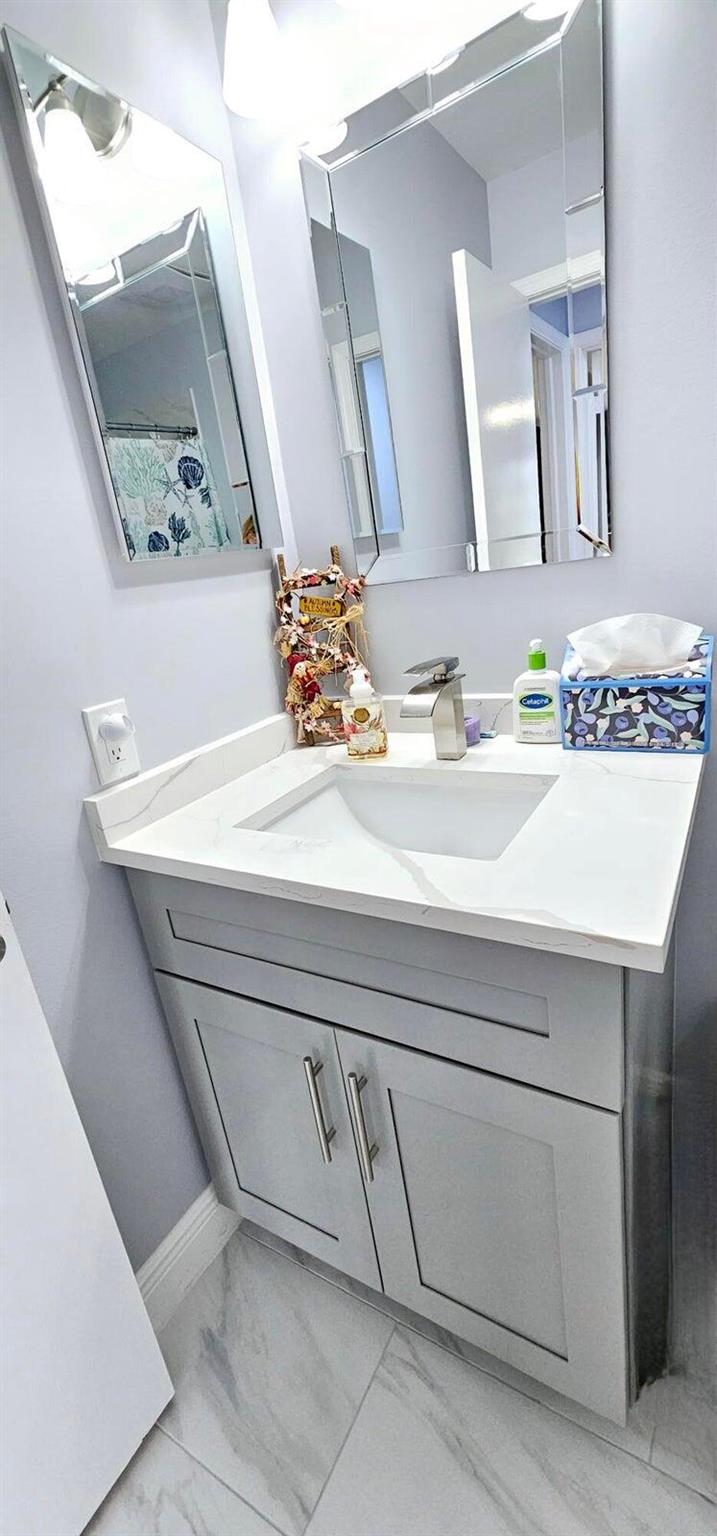 LIMETREE CONDO - Residential