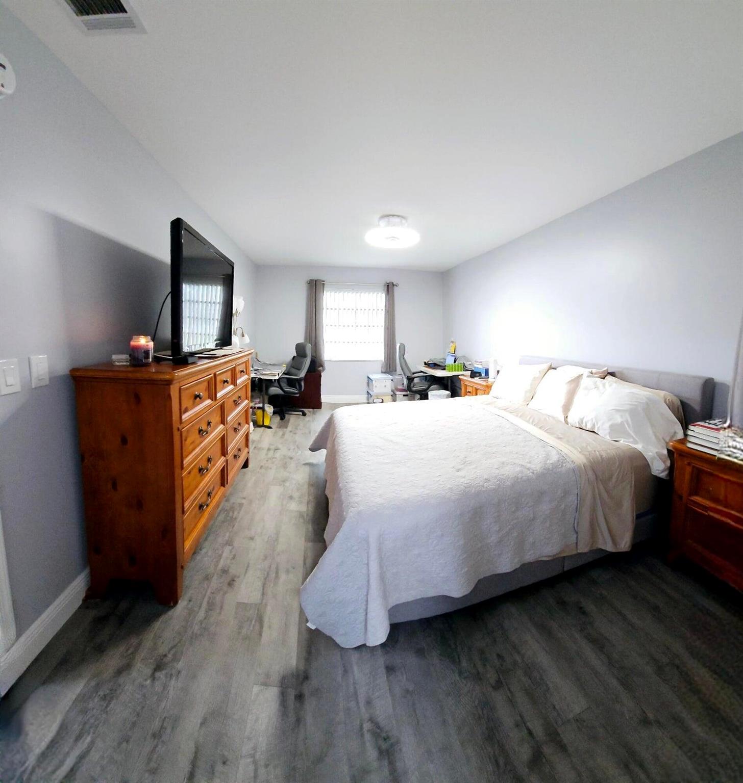 LIMETREE CONDO - Residential