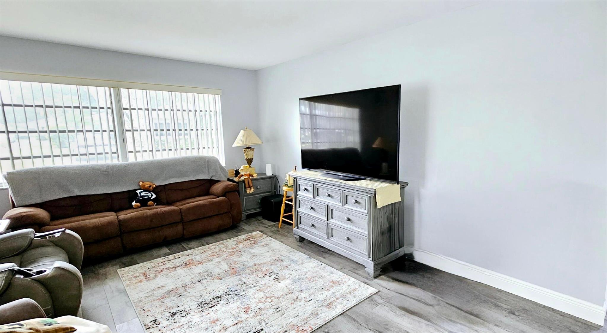 LIMETREE CONDO - Residential