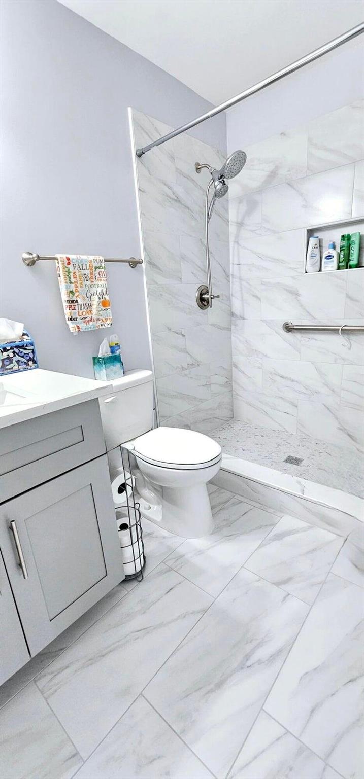 LIMETREE CONDO - Residential