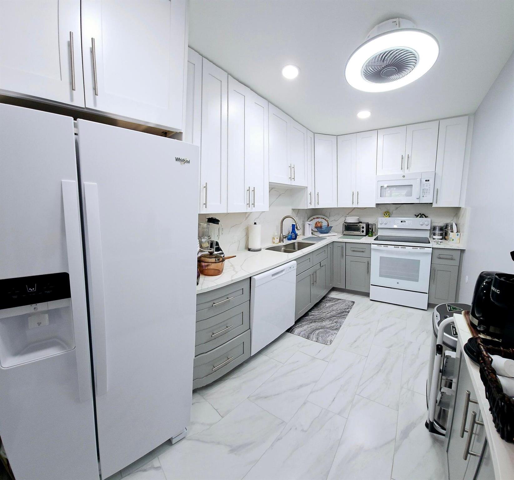 LIMETREE CONDO - Residential