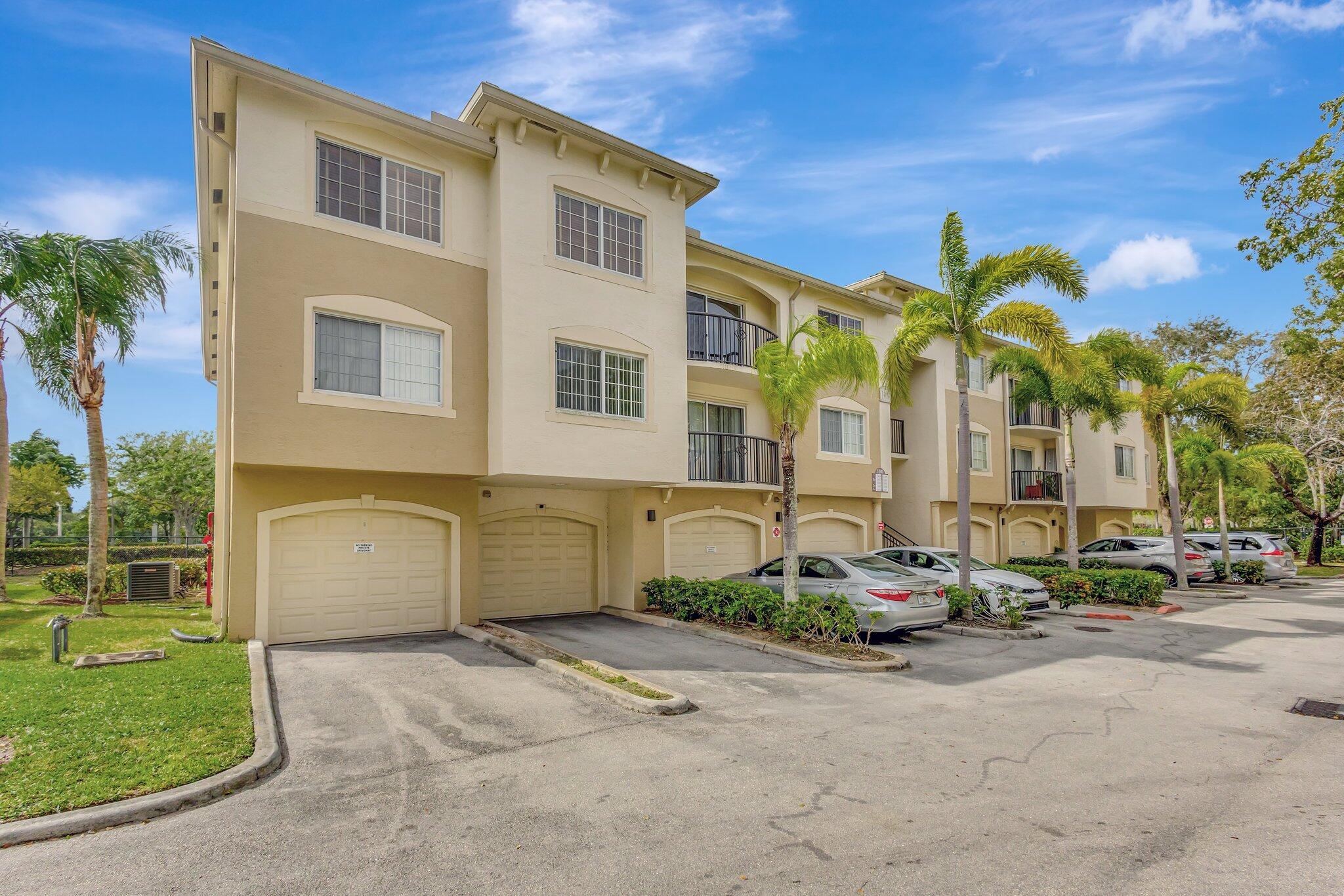 1400 Crestwood 1407 Court S 1407