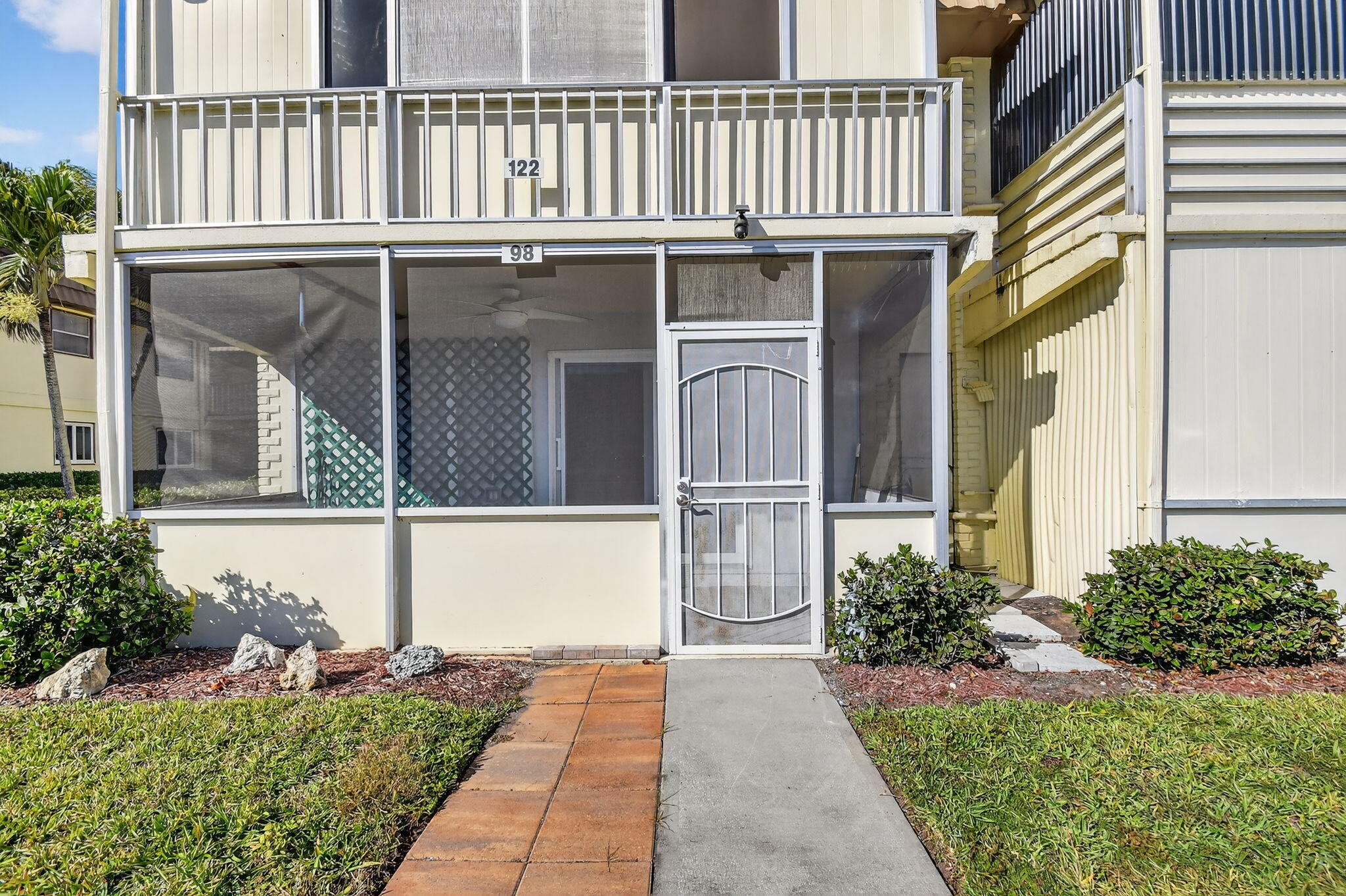 KINGS POINT SAXONY CONDOS - Residential