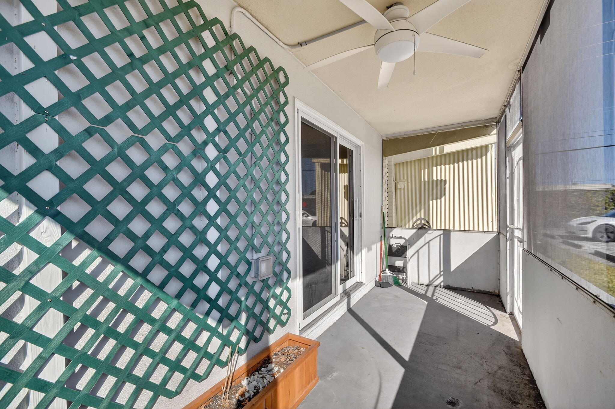 KINGS POINT SAXONY CONDOS - Residential