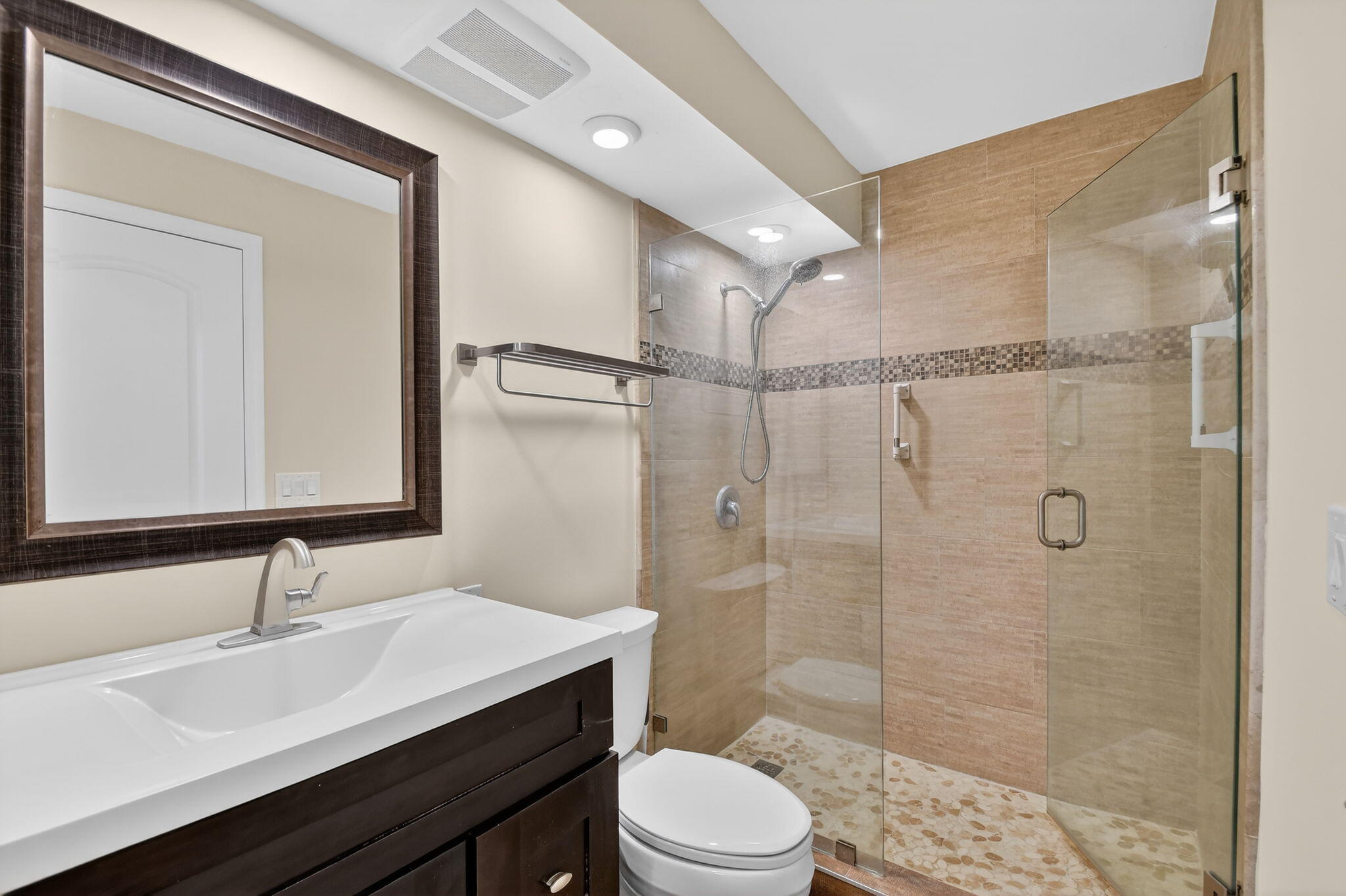 KINGS POINT SAXONY CONDOS - Residential