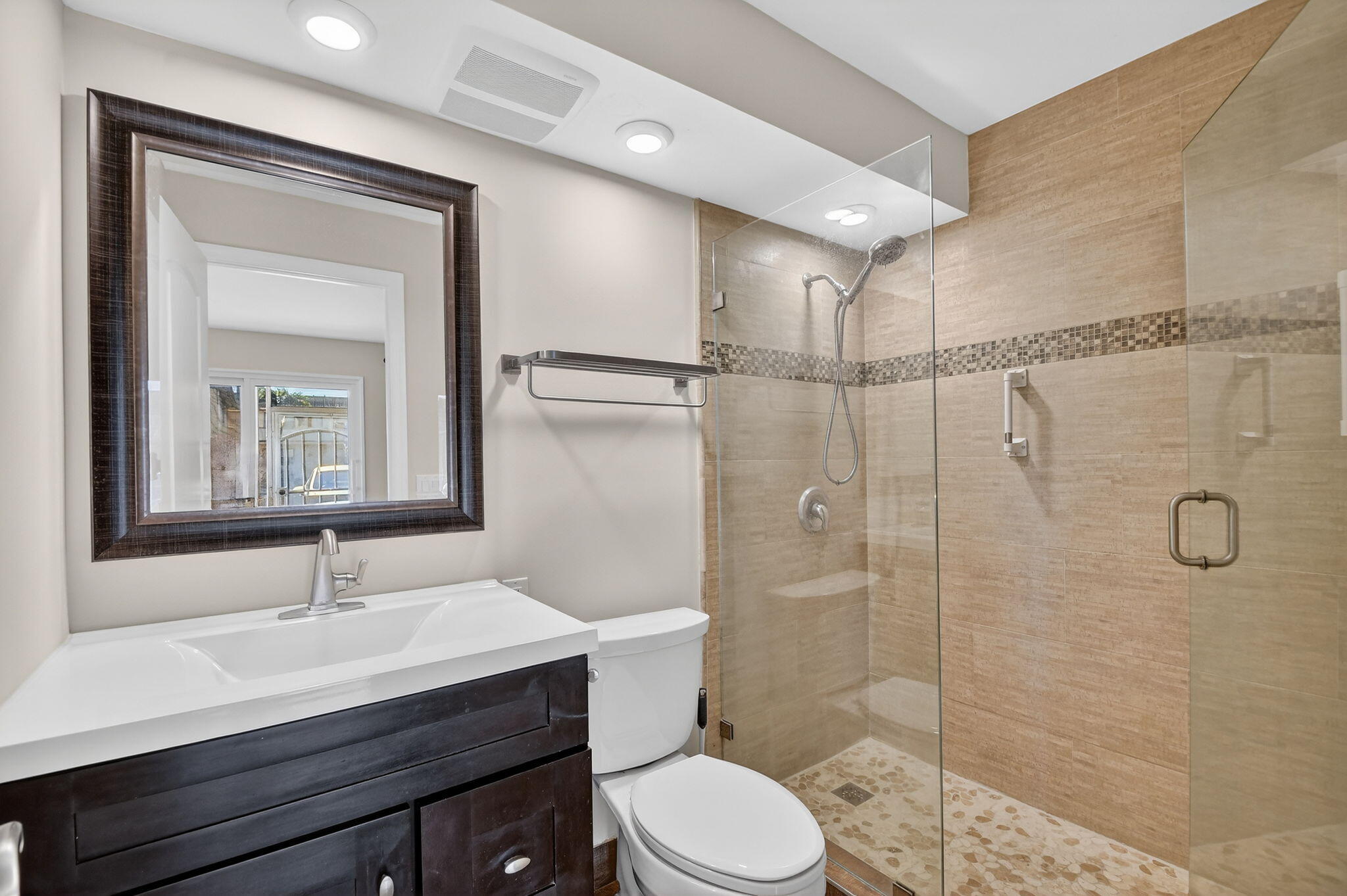 KINGS POINT SAXONY CONDOS - Residential