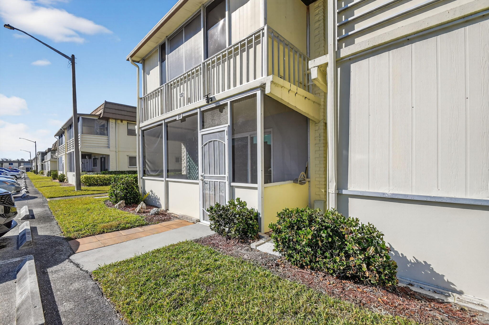 KINGS POINT SAXONY CONDOS - Residential