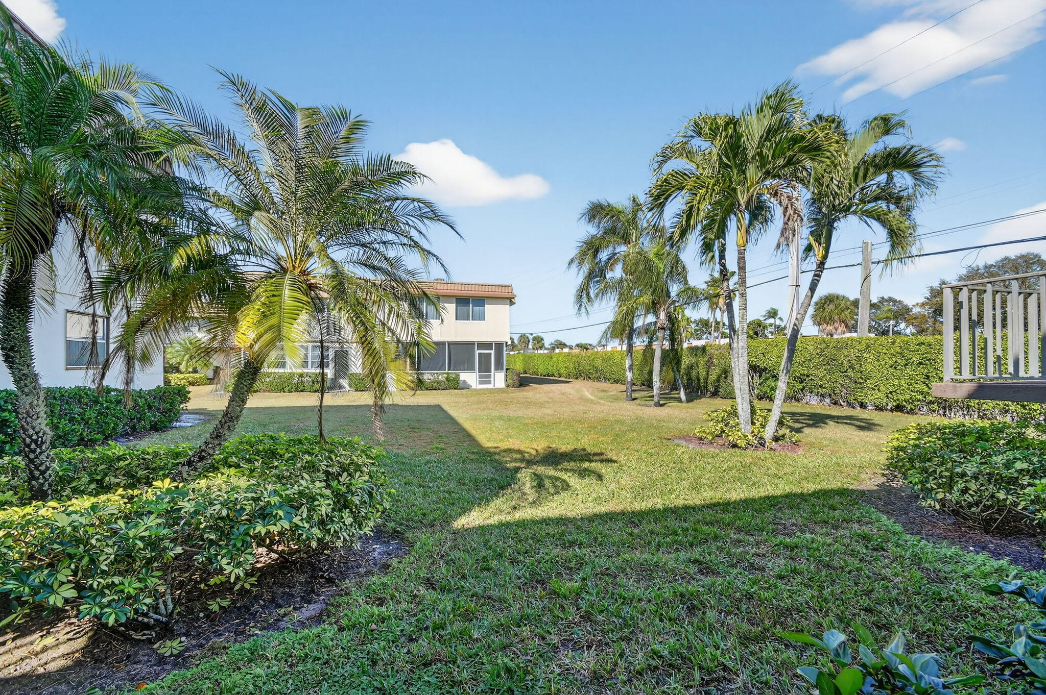 98 Saxony C, Delray Beach, FL, 33446/$85,000 2 98 Saxony C