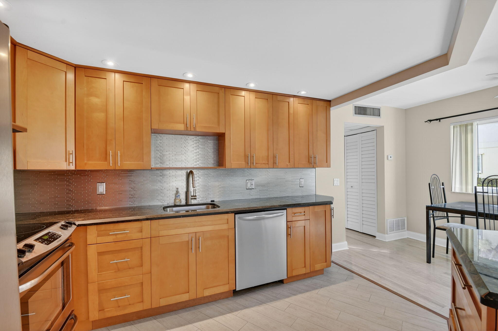 98 Saxony C, Delray Beach, FL, 33446/$85,000 4 98 Saxony C