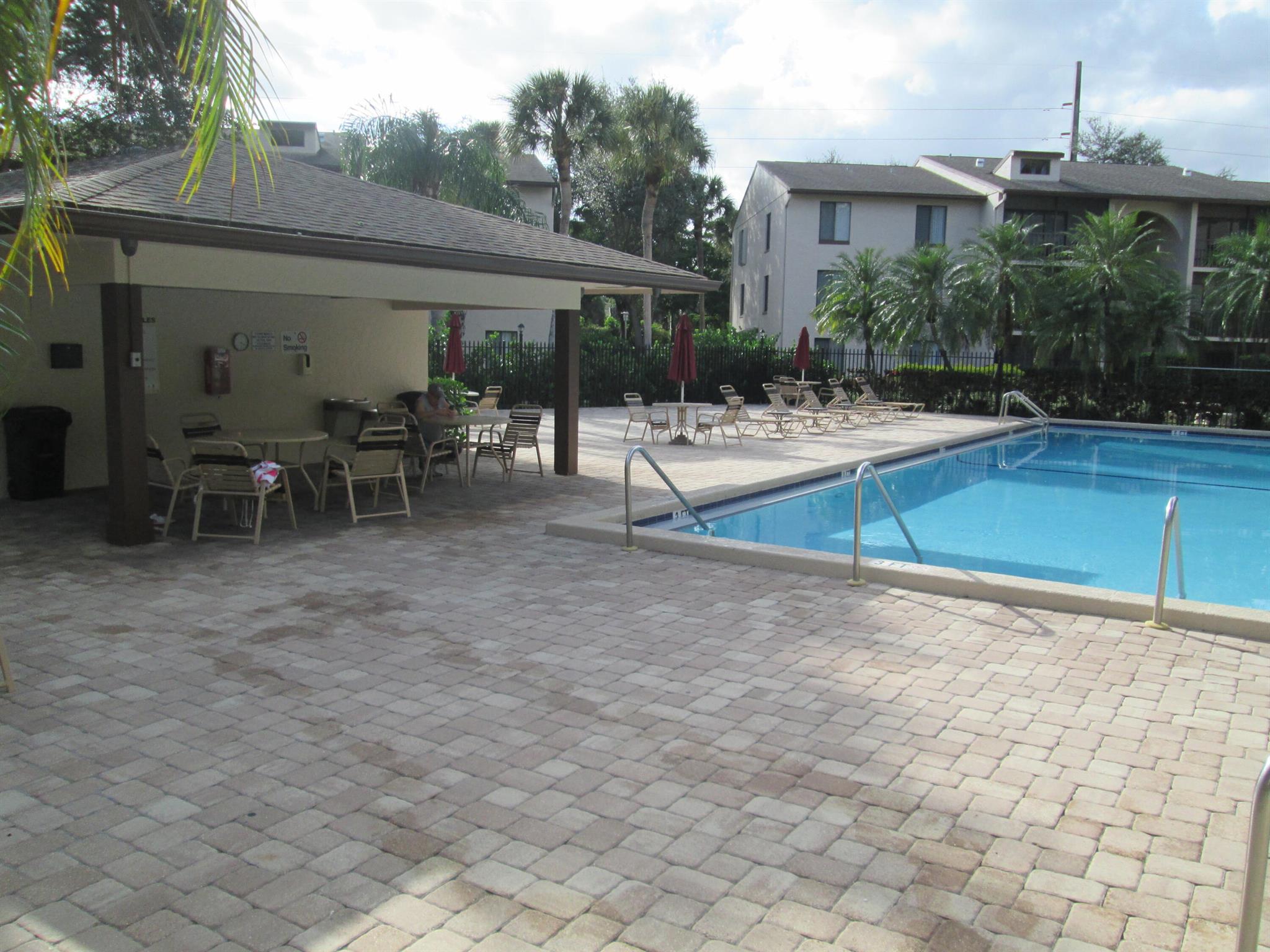 CHARTER CLUB OF PALM BEAC - Residential