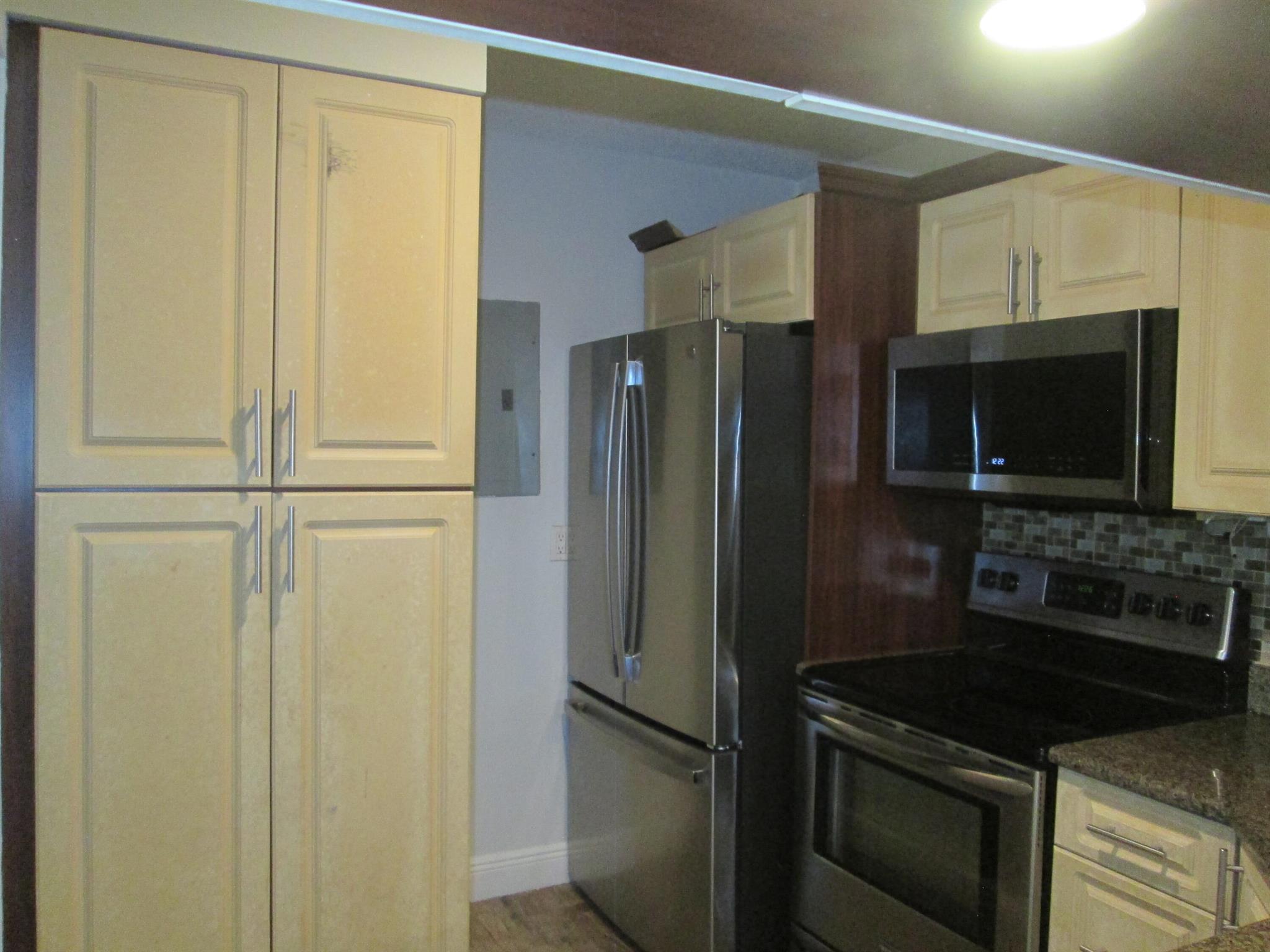 CHARTER CLUB OF PALM BEAC - Residential