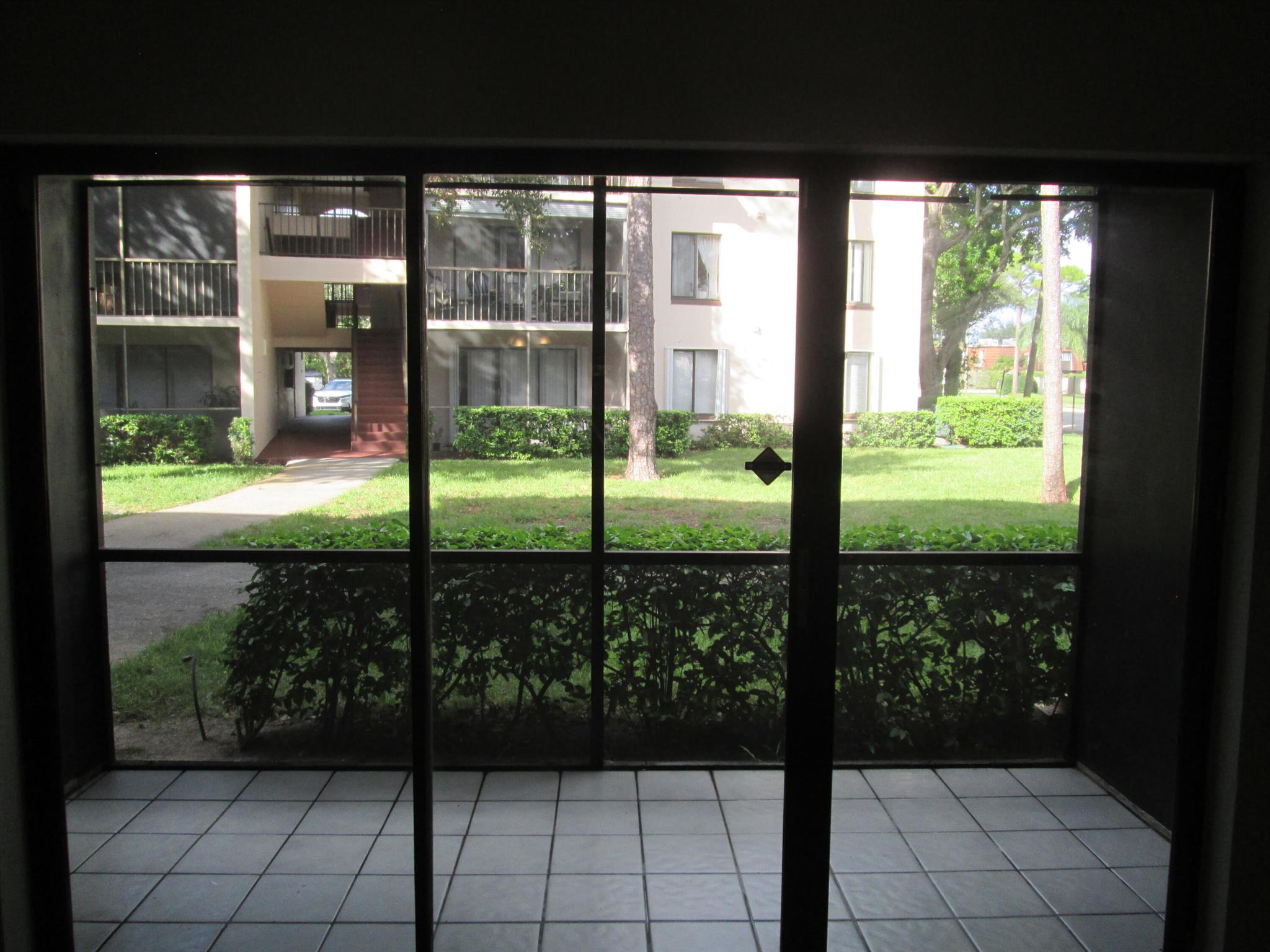CHARTER CLUB OF PALM BEAC - Residential