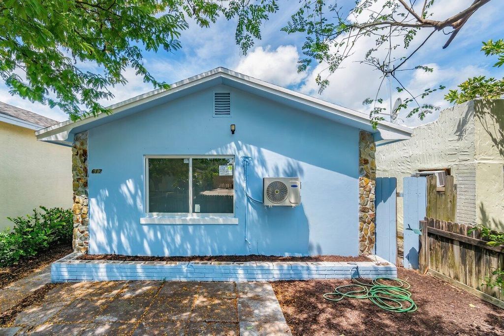 Photo of 617 N F Street, Lake Worth Beach, FL 33460 (MLS # R10916184)