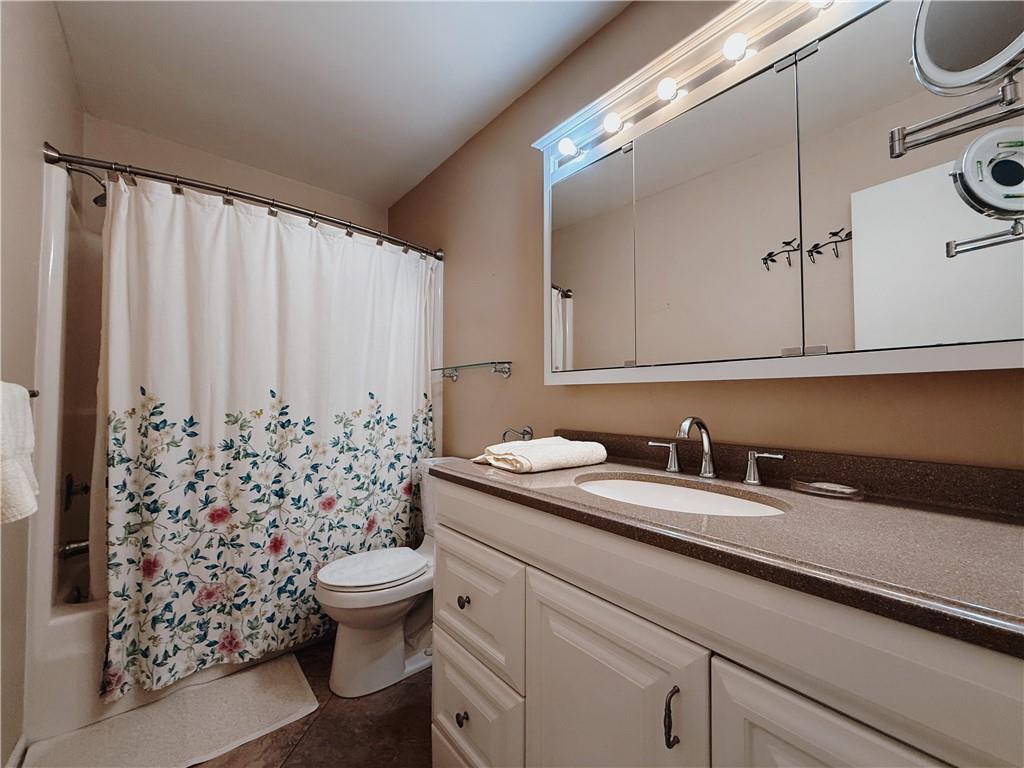 VISTA ROYALE PHASE IV BLDGS 83-111 - Residential