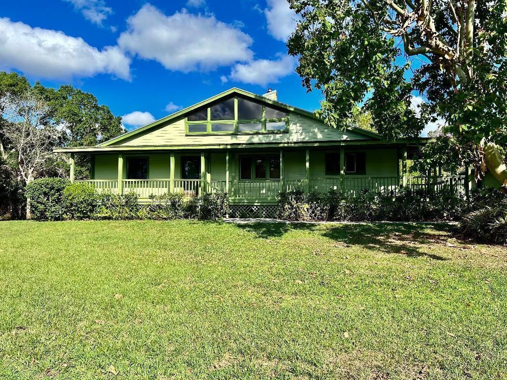 Photo of 17534 103rd Ter Terrace N, Jupiter, FL 33478 (MLS # R10996633)