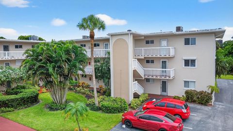 Tiny photo for 2856 Garden Drive #310, Lake Worth, FL 33461 (MLS # F10549065)