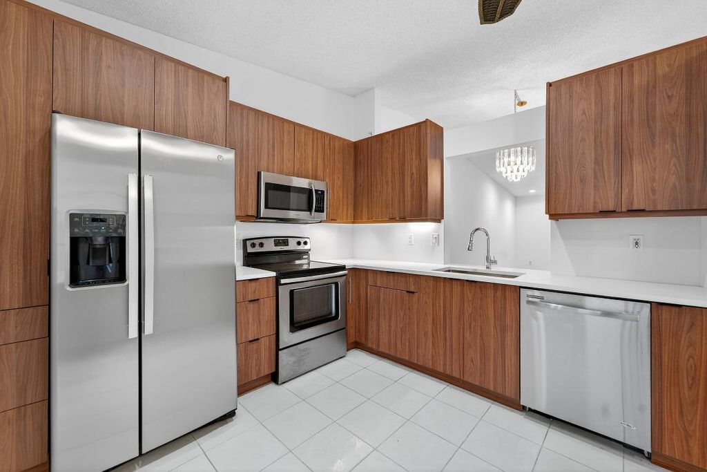 Photo of 14124 Royal Vista Drive, Delray Beach, FL 33484 (MLS # R11127388)