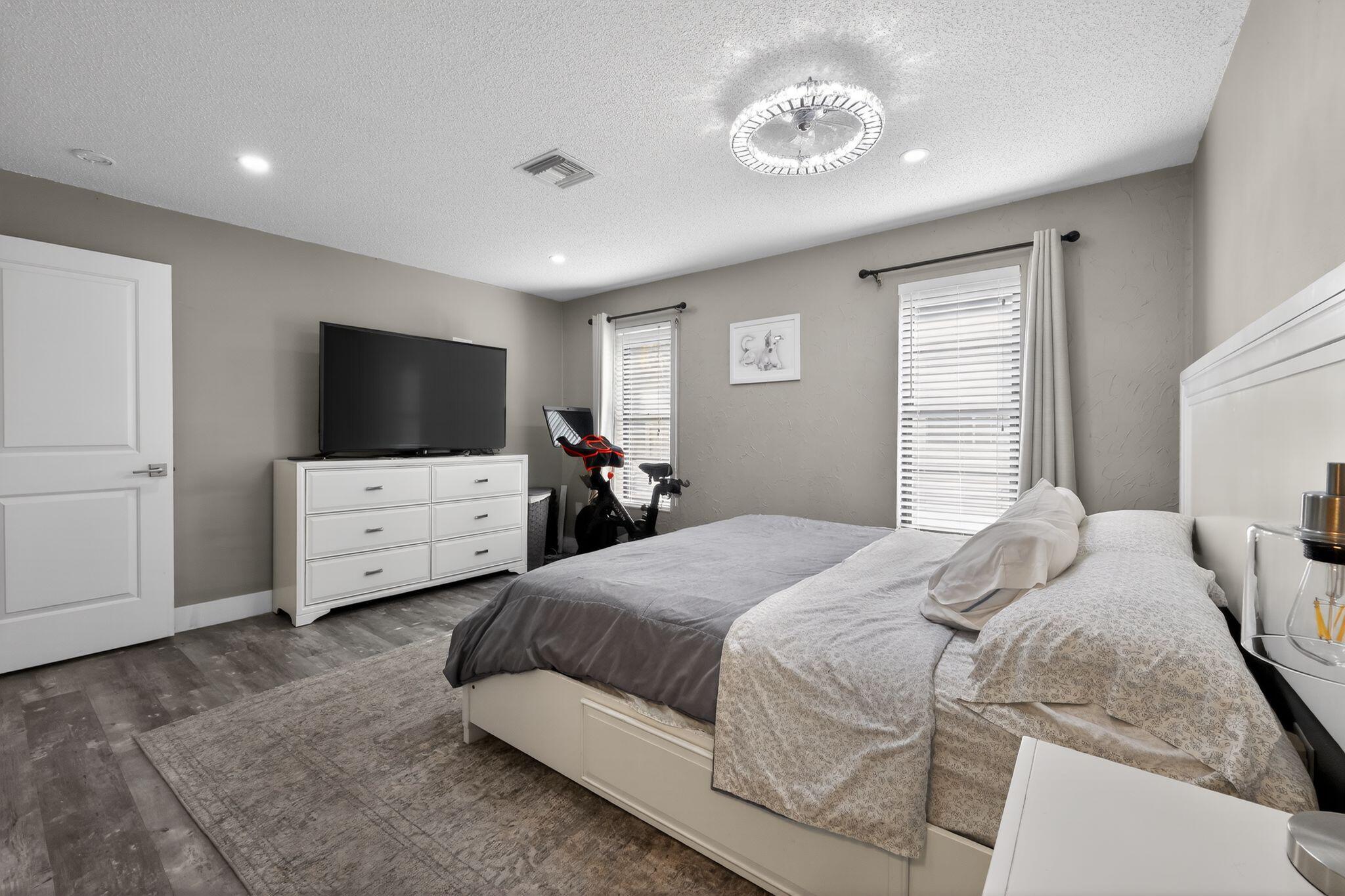 HIGH POINT - Residential