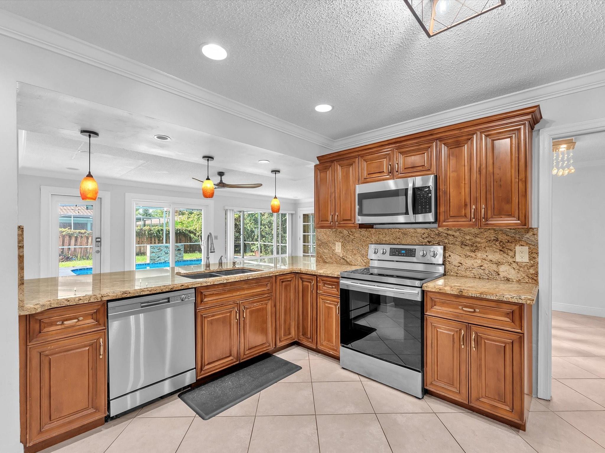 Coral Spgs Country Club - Residential Lease