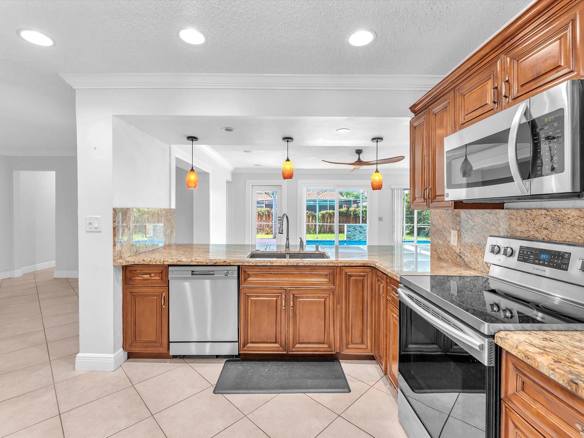 Coral Spgs Country Club - Residential Lease