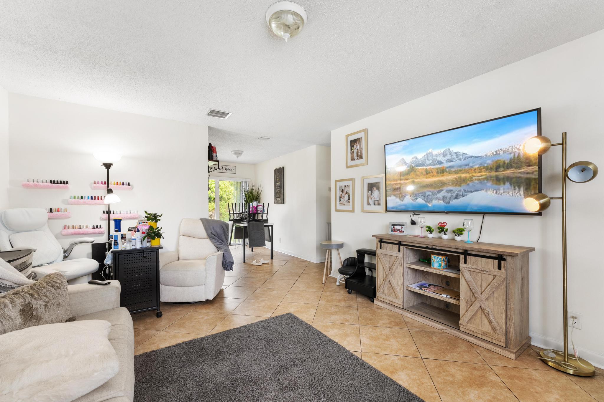 PLANTATION VILLAGE UNREC ON AM-8 - Residential Income