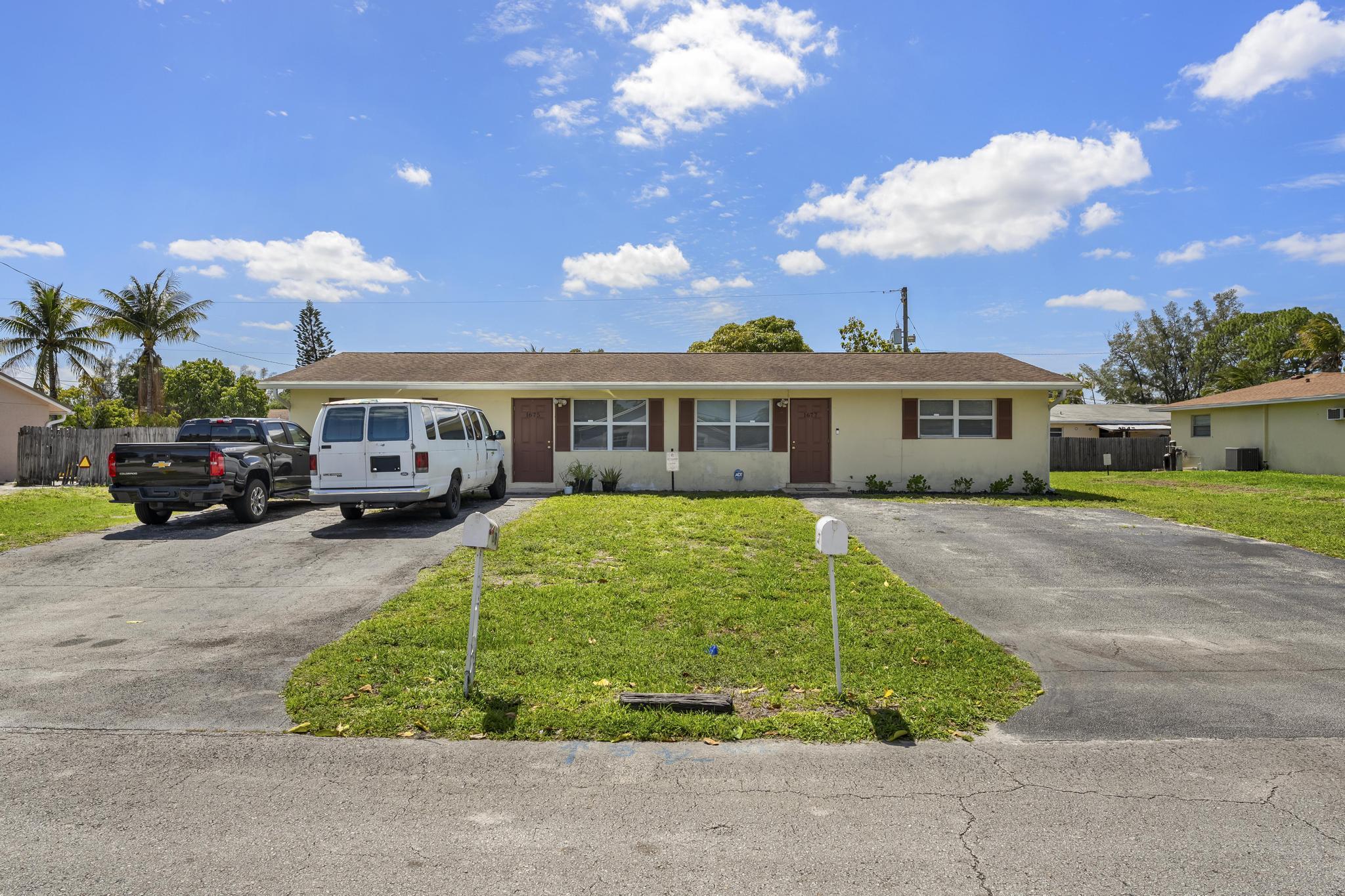 PLANTATION VILLAGE UNREC ON AM-8 - Residential Income