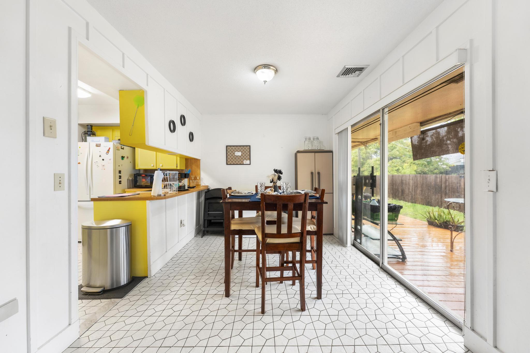 PLANTATION VILLAGE UNREC ON AM-8 - Residential Income