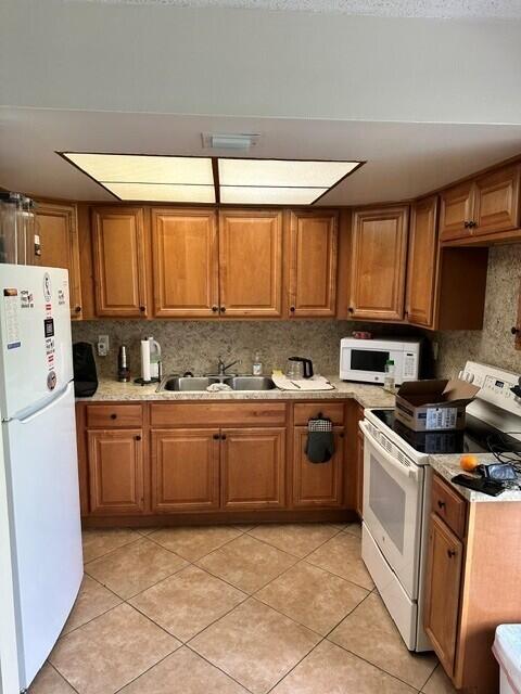 PLANTATION VILLAGE UNREC ON AM-8 - Residential Income