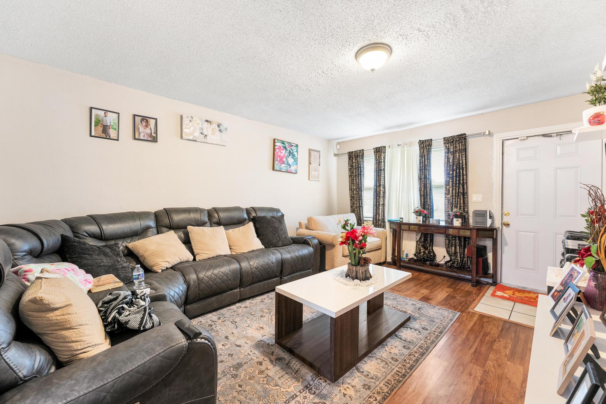 PLANTATION VILLAGE UNREC ON AM-8 - Residential Income