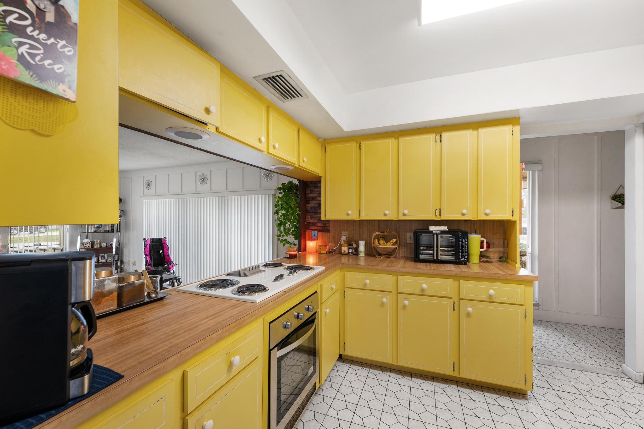 PLANTATION VILLAGE UNREC ON AM-8 - Residential Income