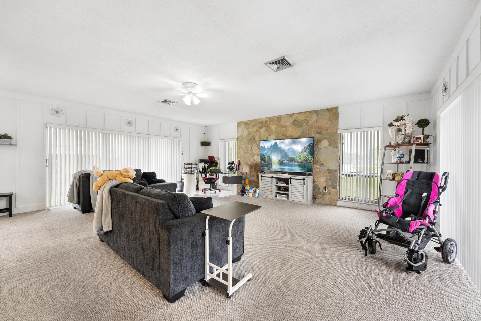 PLANTATION VILLAGE UNREC ON AM-8 - Residential Income