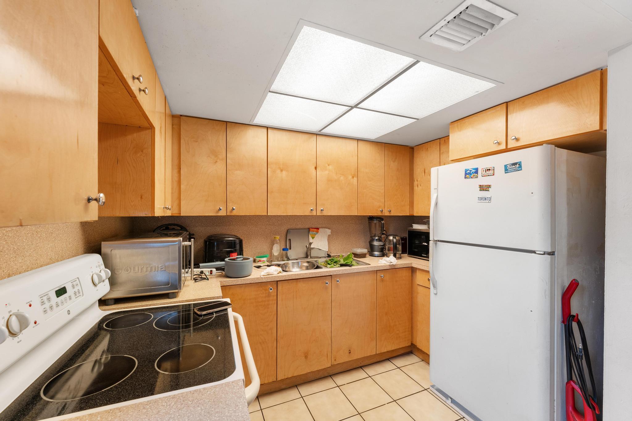 PLANTATION VILLAGE UNREC ON AM-8 - Residential Income