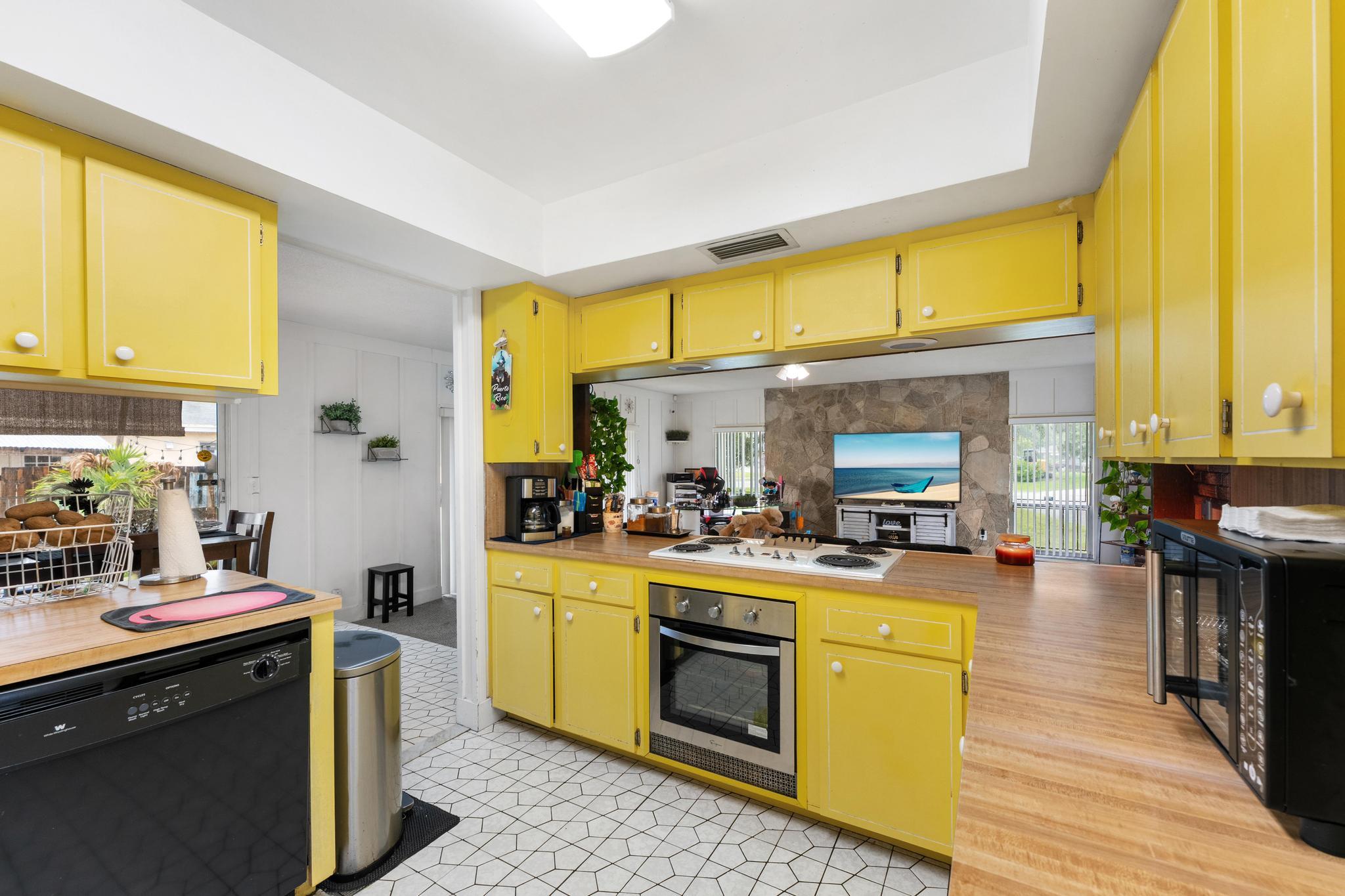 PLANTATION VILLAGE UNREC ON AM-8 - Residential Income