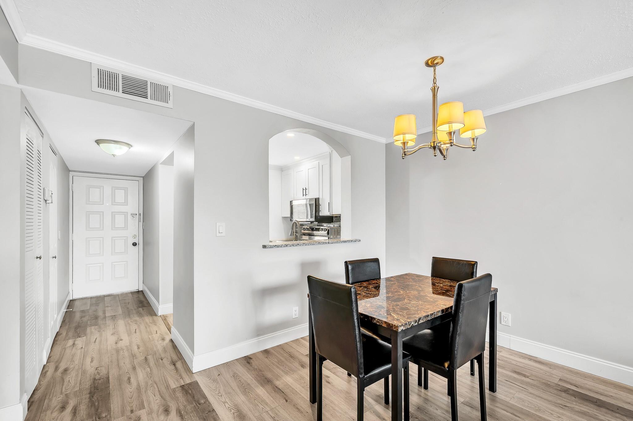 HUNTINGTON LAKES - Residential