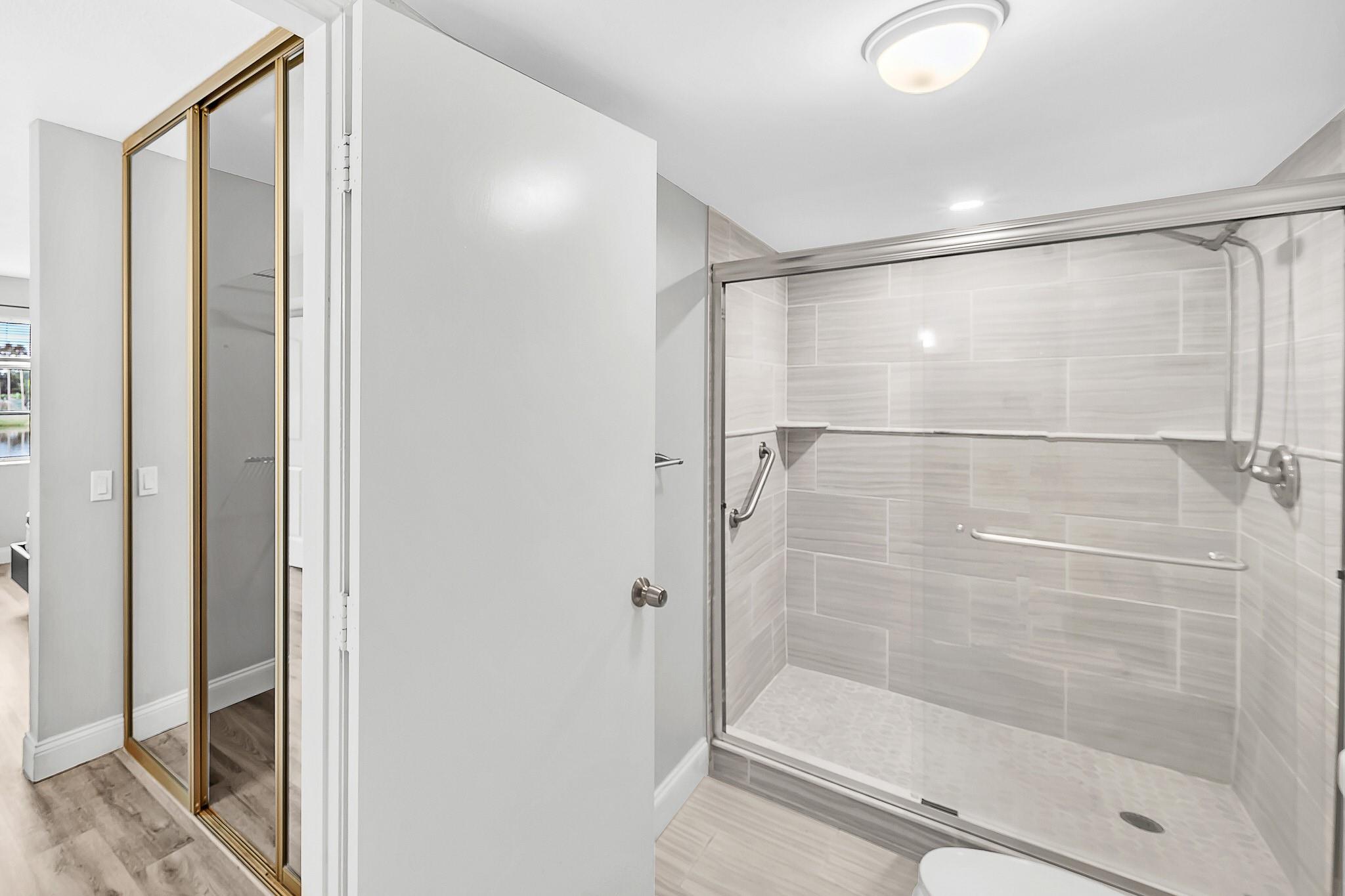 HUNTINGTON LAKES - Residential