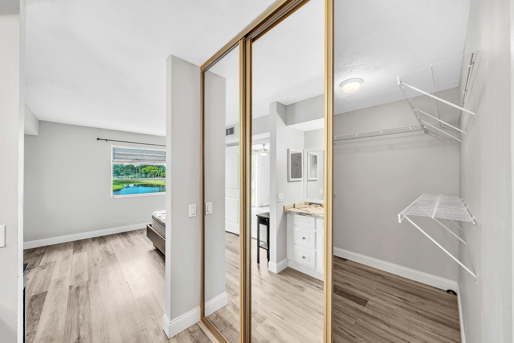 HUNTINGTON LAKES - Residential