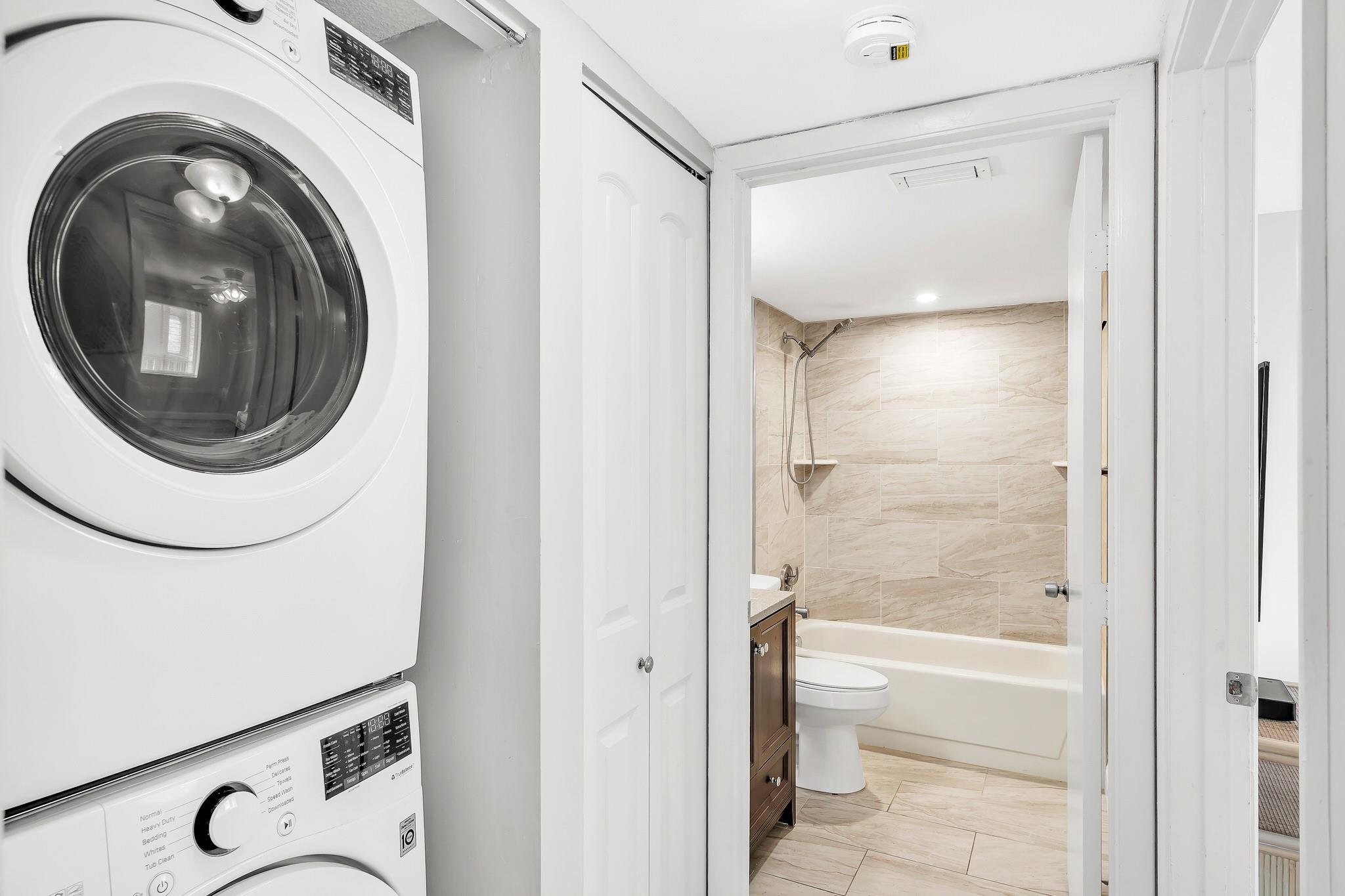 HUNTINGTON LAKES - Residential