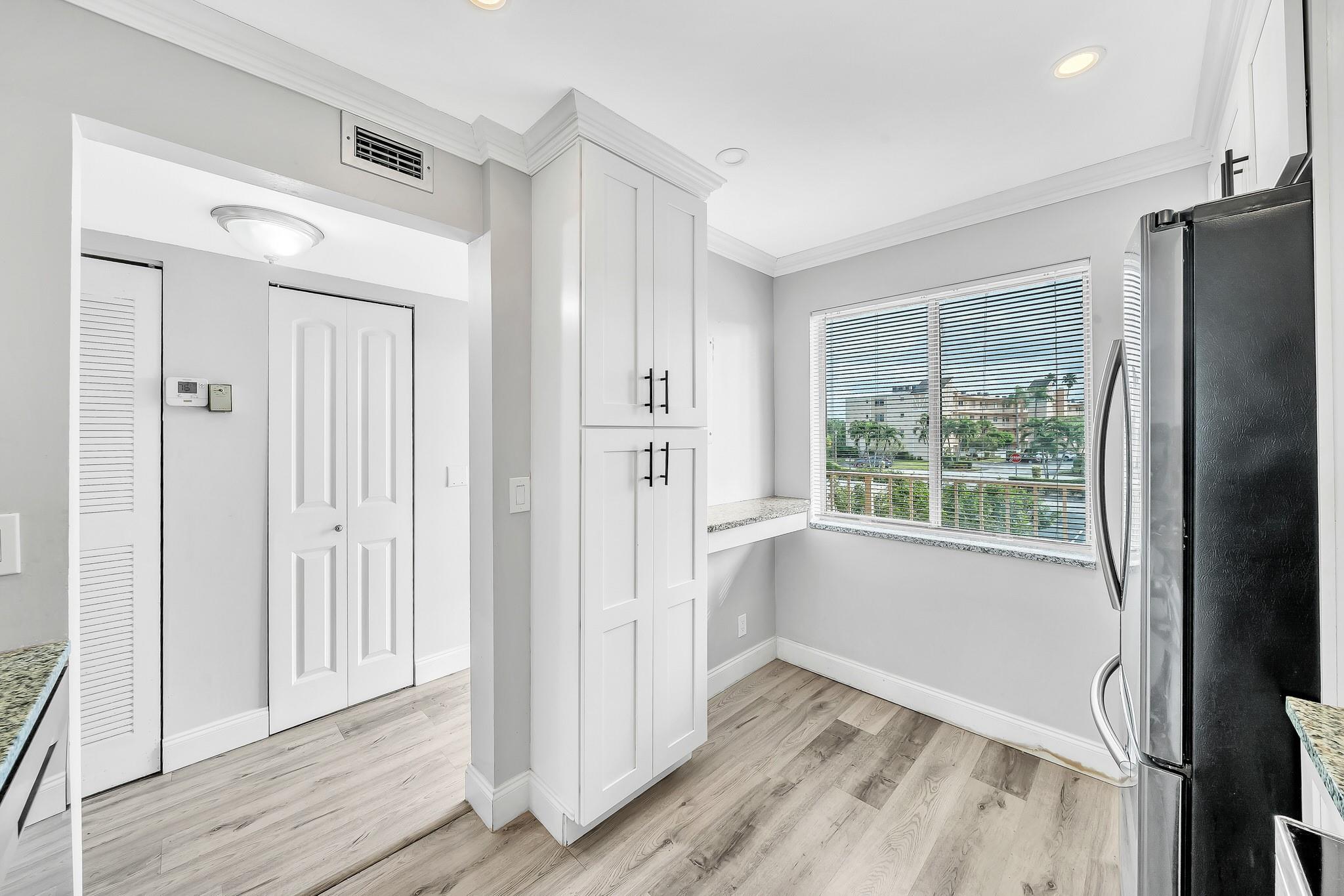 HUNTINGTON LAKES - Residential