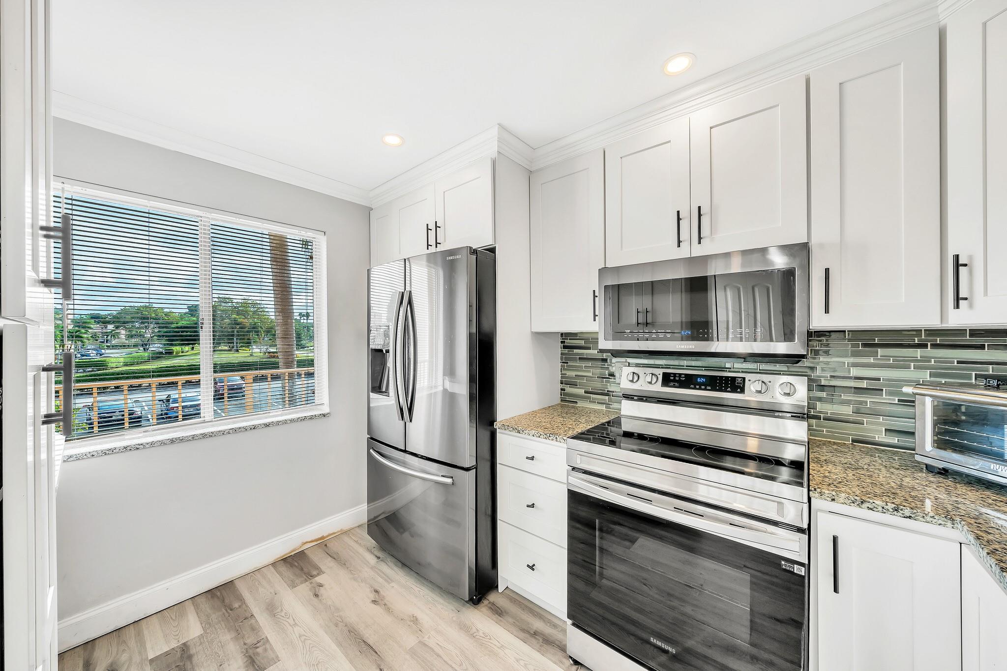 HUNTINGTON LAKES - Residential