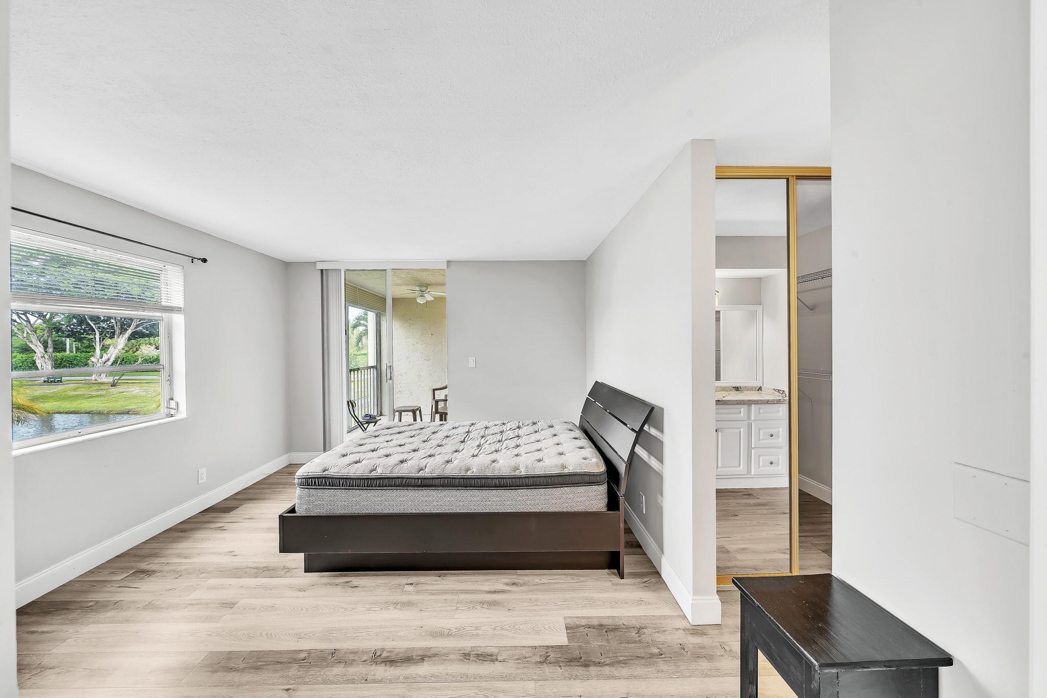 HUNTINGTON LAKES - Residential