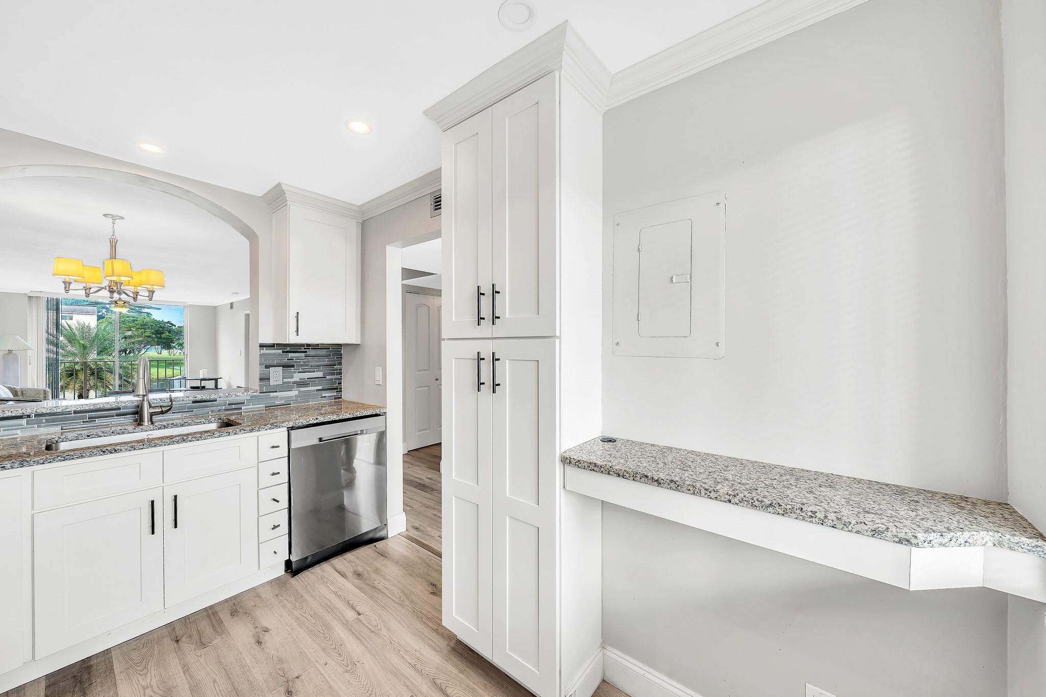 HUNTINGTON LAKES - Residential