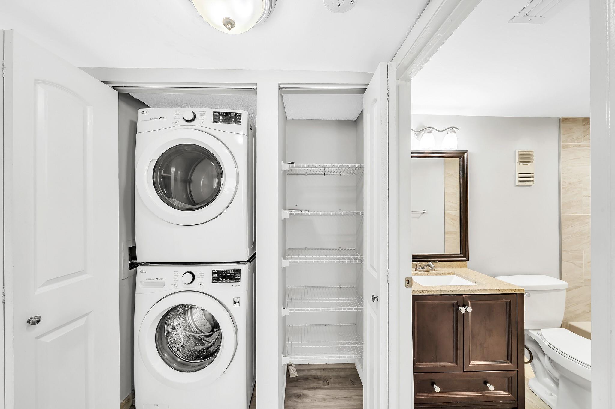 HUNTINGTON LAKES - Residential