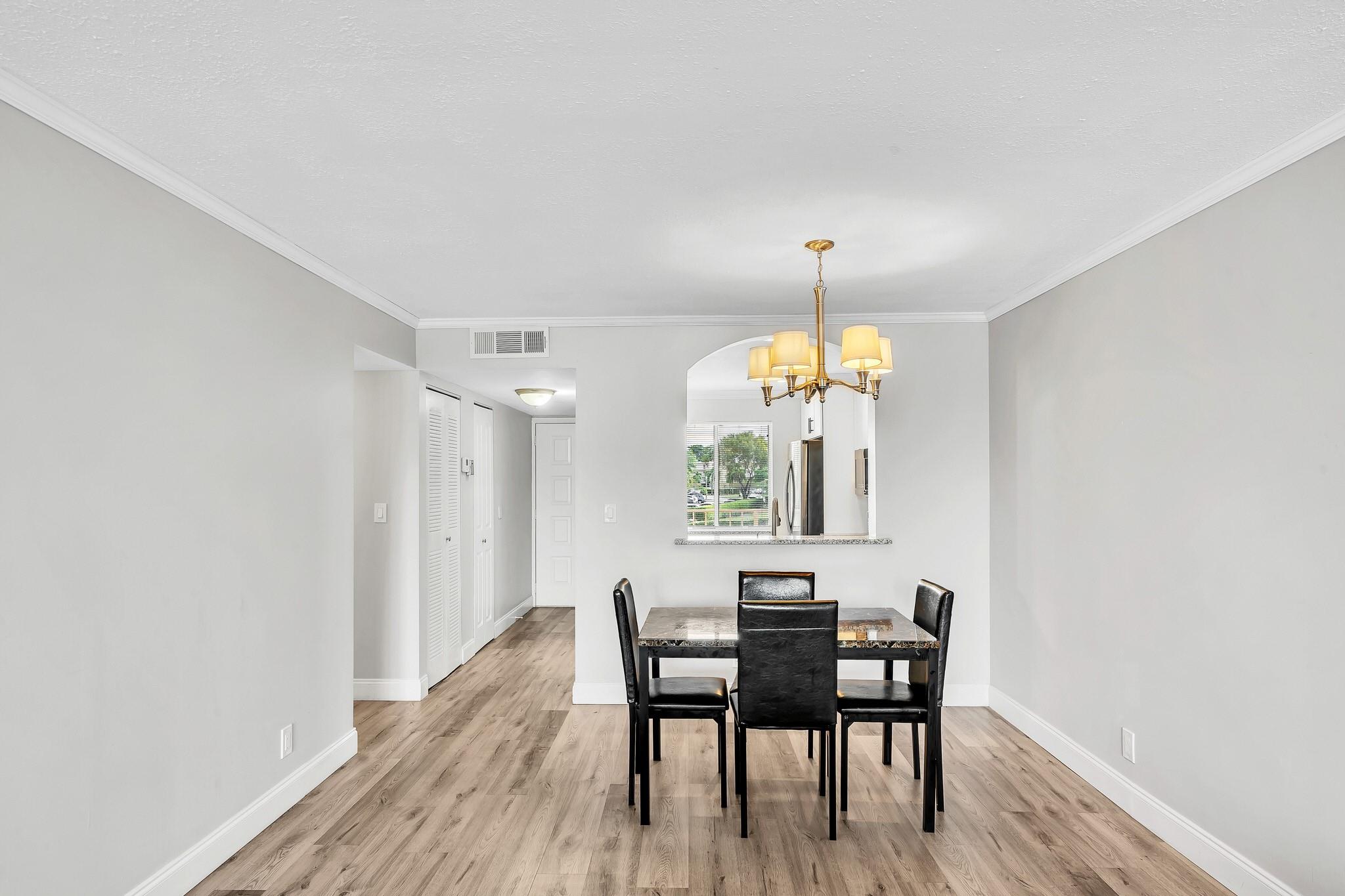 HUNTINGTON LAKES - Residential