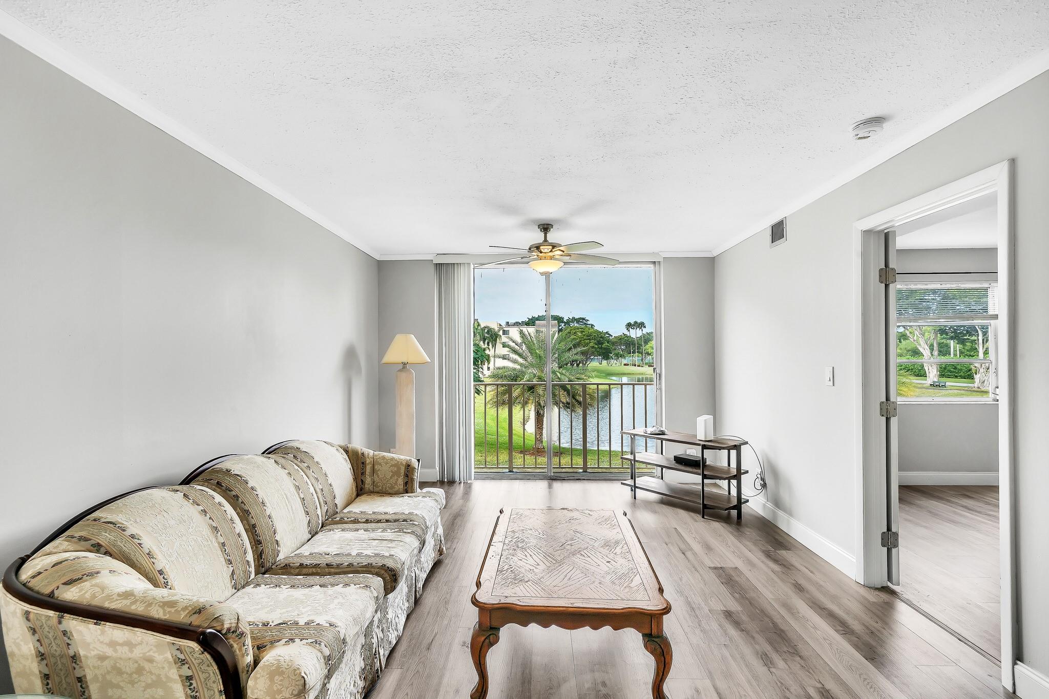 HUNTINGTON LAKES - Residential