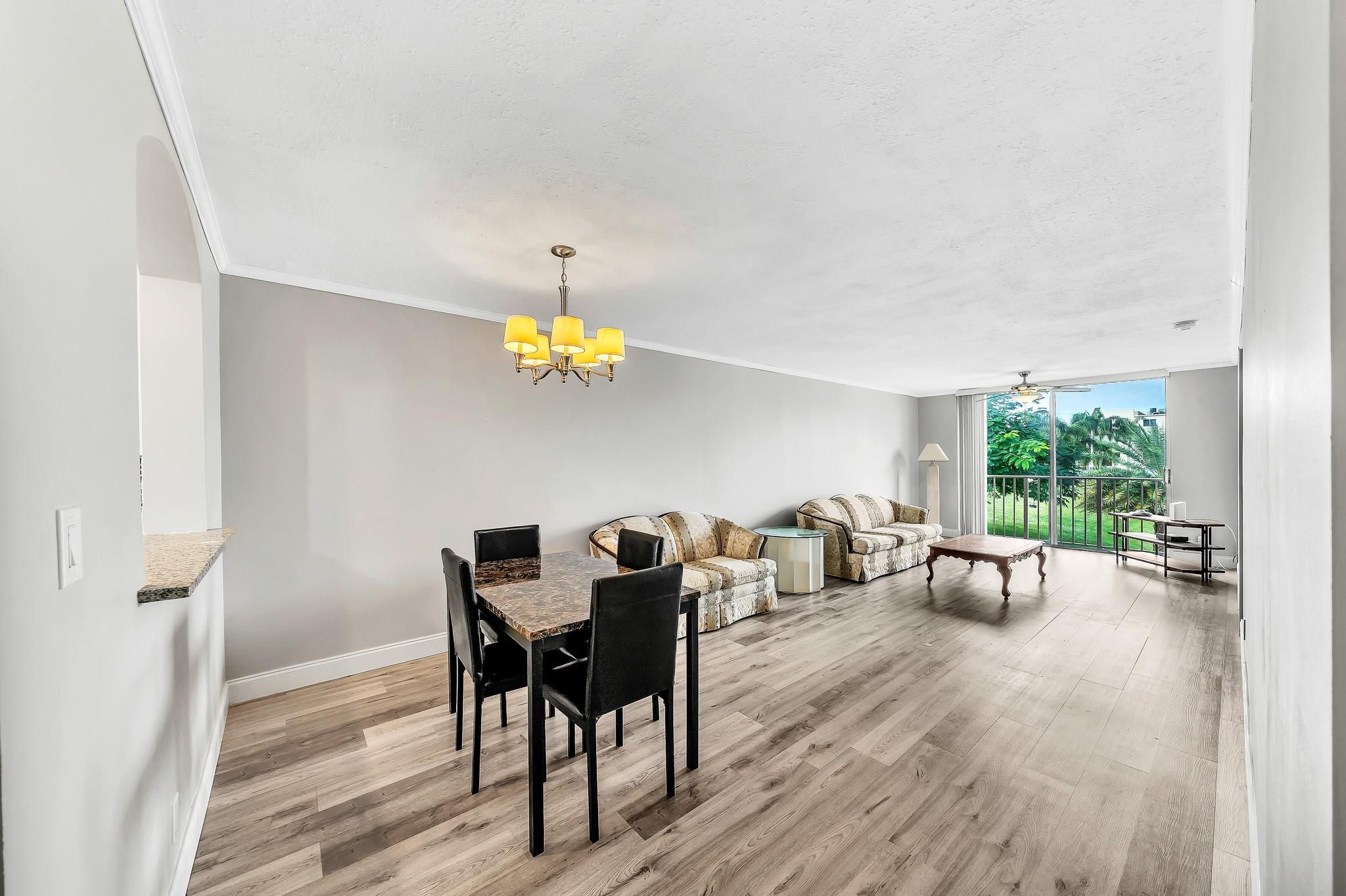 HUNTINGTON LAKES - Residential