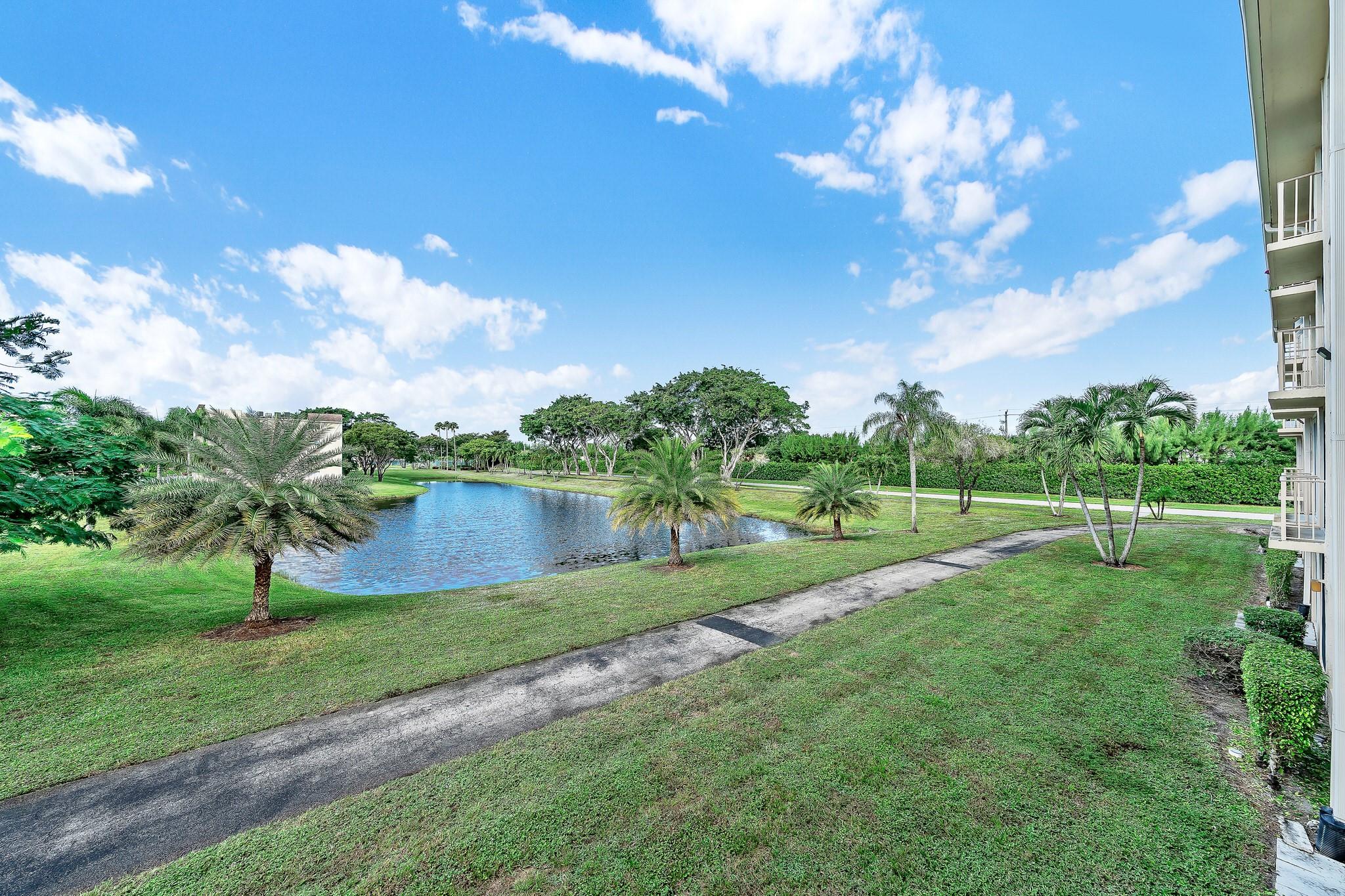 HUNTINGTON LAKES - Residential